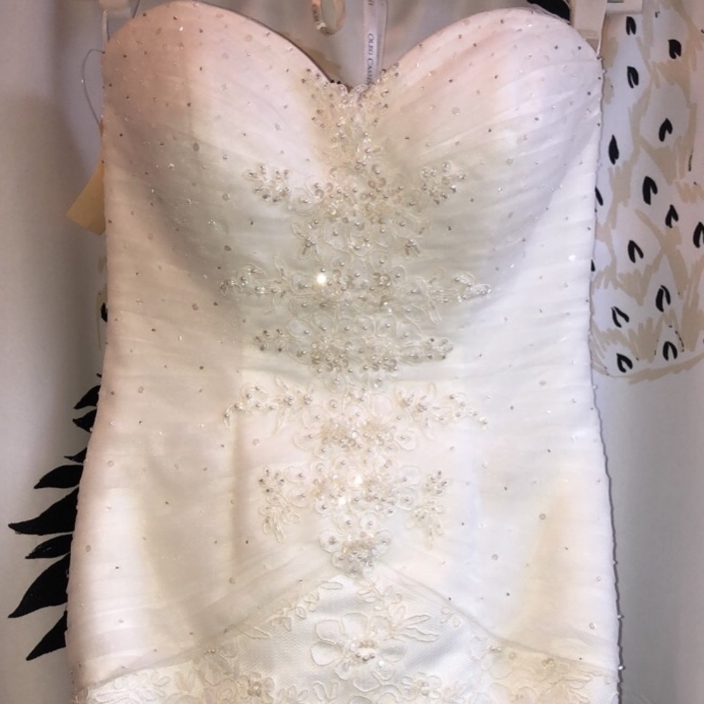 Ivory Beaded Lace Wedding Dress